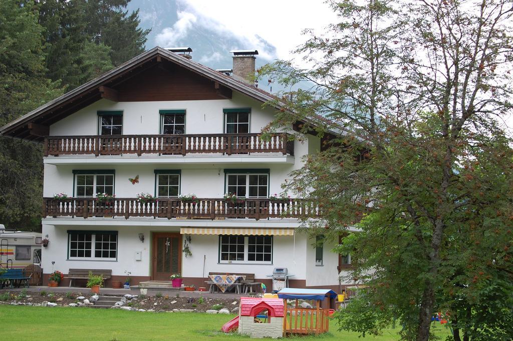 Haus Waldrast Apartment Elbigenalp Ruang foto