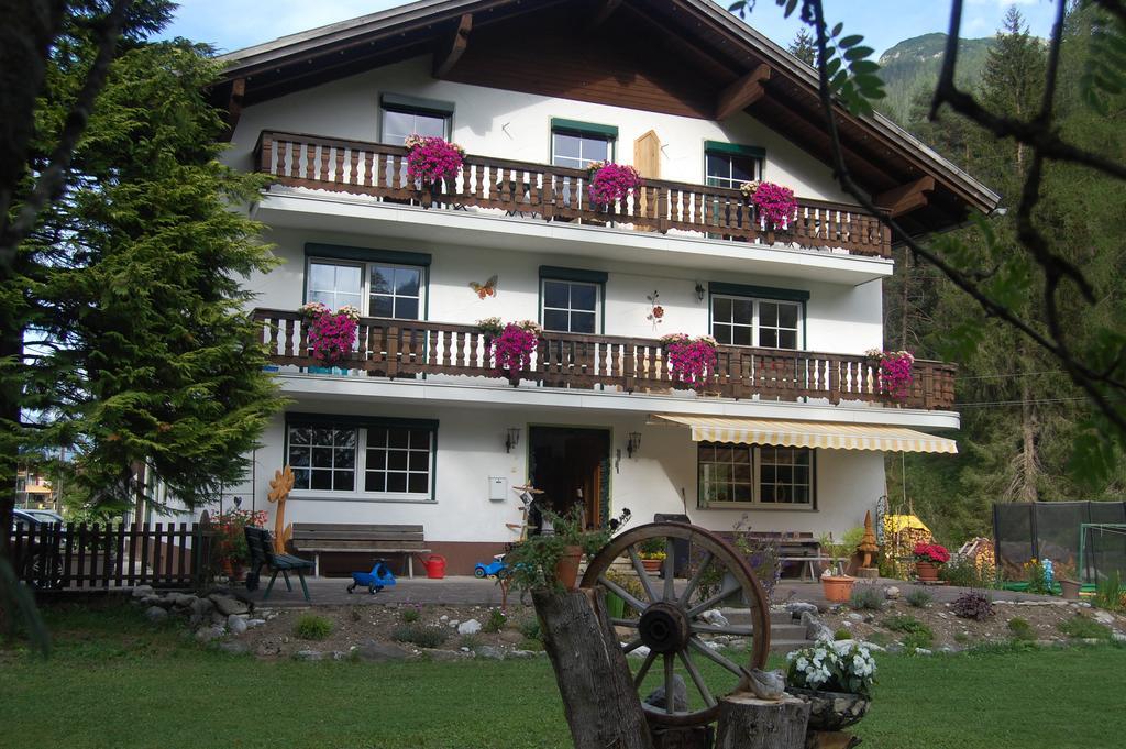 Haus Waldrast Apartment Elbigenalp Bagian luar foto